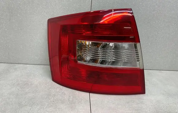 Skoda Rapid (NH) Rear/tail lights 5JJ945095