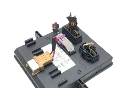 Audi A6 S6 C6 4F Central body control module 4F0907279