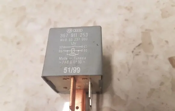Volkswagen Golf III Other relay 357911253