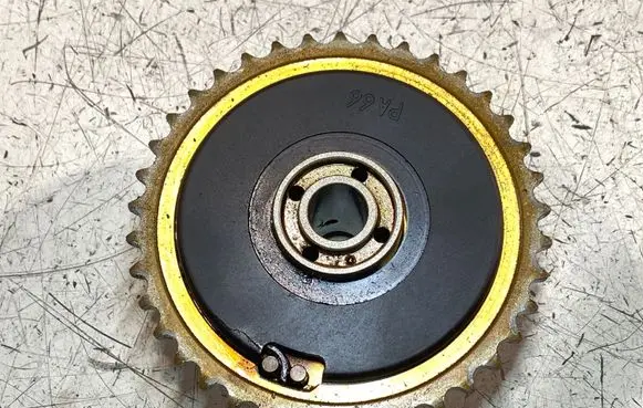 BMW 5 E60 E61 Camshaft pulley/ VANOS 13610513