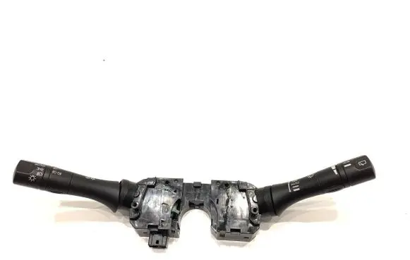 Wiper turn signal indicator stalk/switch