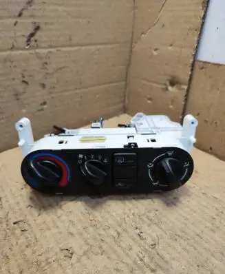 Nissan Terrano Climate control unit 3H55032743