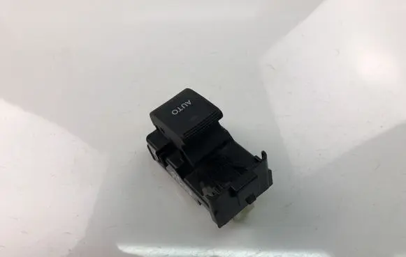 Toyota Auris E180 Electric window control switch 192801