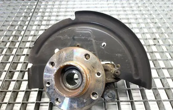 Dacia Sandero Front wheel hub spindle knuckle 