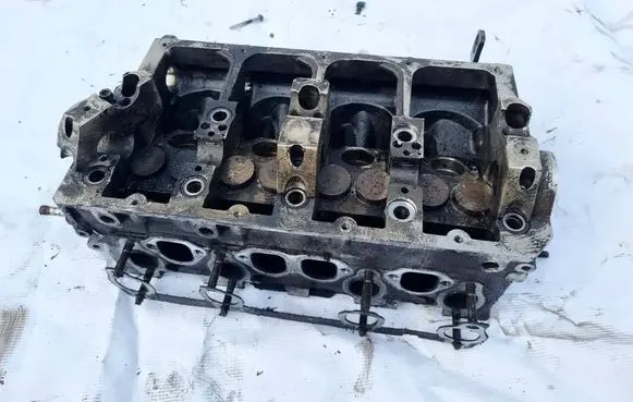 Ford Focus Engine head 