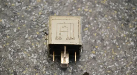 BMW 5 E39 Other relay 1729004 1263 V23134C5XX90