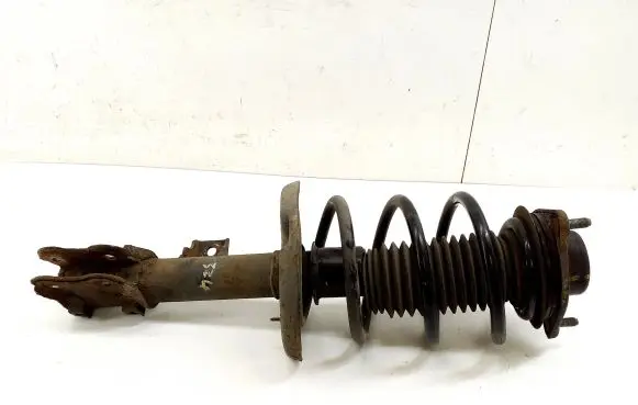 Hyundai i40 Front shock absorber/damper 546513Z230