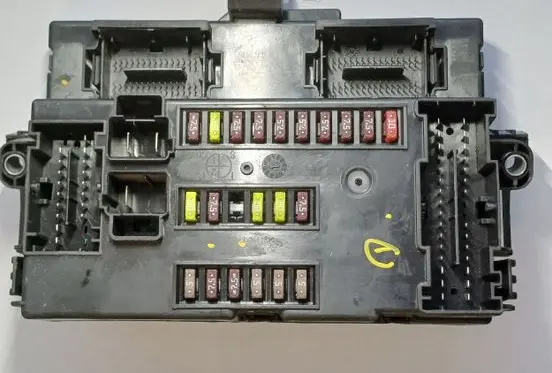 Peugeot Boxer Fuse module 10R041061 1389975080
