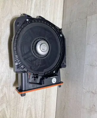 BMW 1 F70 Subwoofer speaker 5A64015