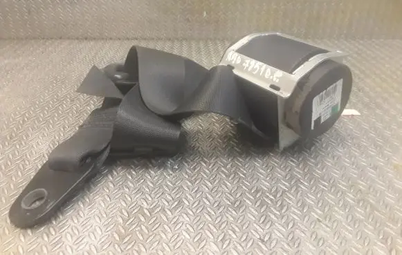 Mini One - Cooper R50 - 53 Front seatbelt 7118130