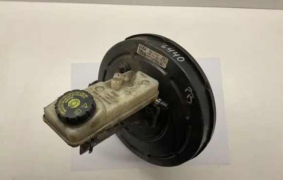 Renault Megane II Brake booster 8200678376