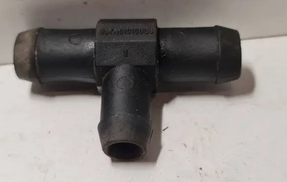 Engine coolant pipe/hose