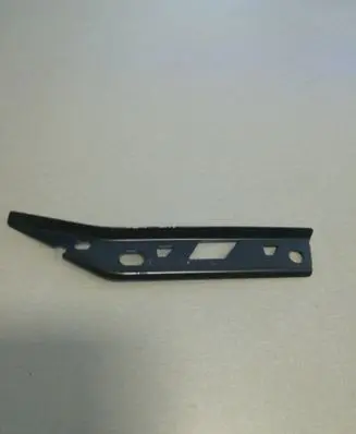 Mercedes-Benz C W204 Front bumper mounting bracket A2048810706