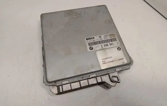 BMW 5 E39 Engine control unit/module 2246541 13612246541 13612246616