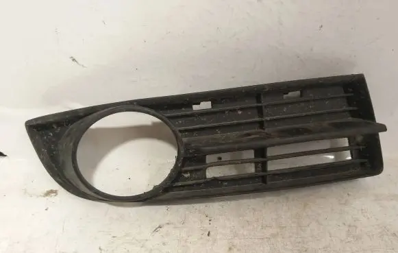 Volkswagen Touran I Front bumper lower grill 1T0853666A 13404