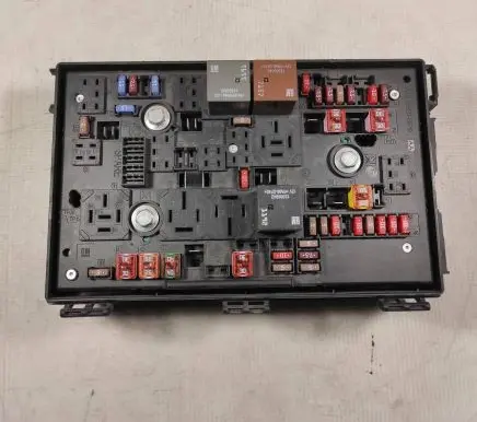 Chevrolet Volt I Fuse module 22785253 2141 110117AC