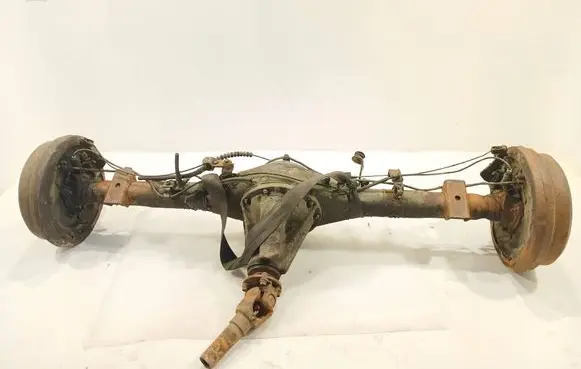 Toyota Hilux (AN10, AN20, AN30) Rear axle beam with reductor 