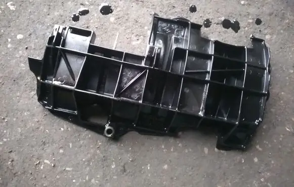 Mitsubishi Space Star Other engine part 8200301685