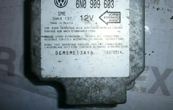 Volkswagen PASSAT B4 Airbag control unit/module 6N0909603 5WK4137