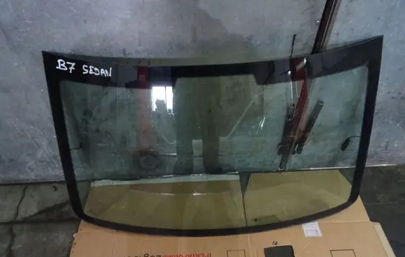 Volkswagen PASSAT B7 Rear windscreen/windshield window 