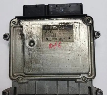 Hyundai i30 Engine control unit/module 391122B080