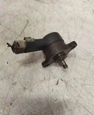 Peugeot 406 Fuel distributor 4F0015957B 78Z2001870