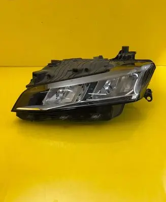 Peugeot 308 Headlight/headlamp 9851673380