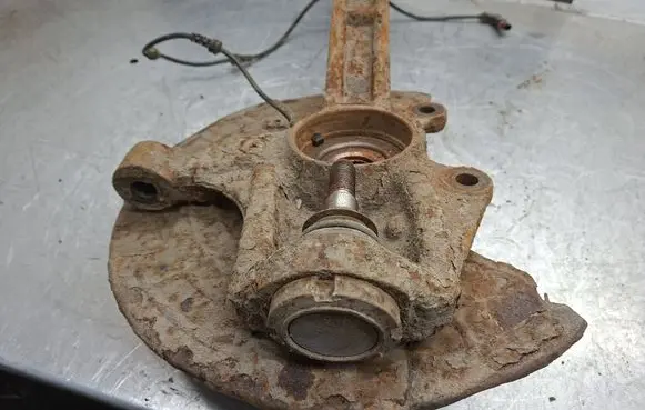 Mercedes-Benz R W251 Front wheel hub 