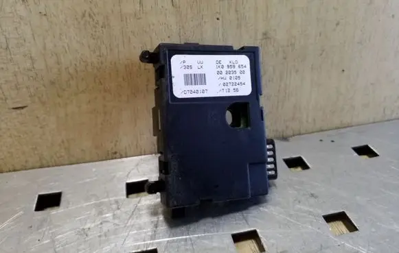 Audi A3 S3 A3 Sportback 8P Steering angle sensor 1K0959654