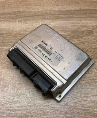 Audi A4 S4 B5 8D Engine control unit/module ECU 8D0907557S 0261204182