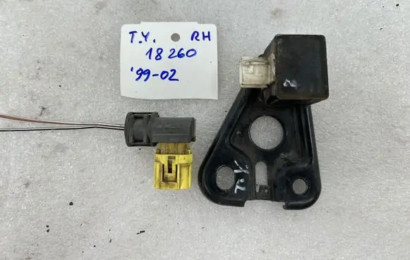 Toyota Yaris Airbag deployment crash/impact sensor 8917352010 NR1