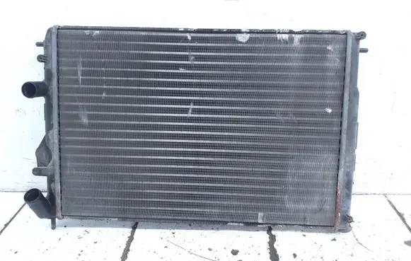 Renault Scenic I Coolant radiator 8200125769 868605D