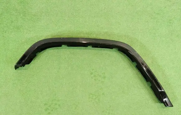 Mercedes-Benz G W463 2nd Gen Front arch trim A4638810300