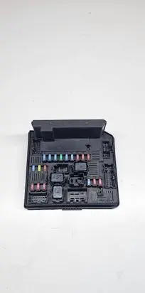 Nissan Qashqai Fuse module 284B7JD00B 1010167714 51922832