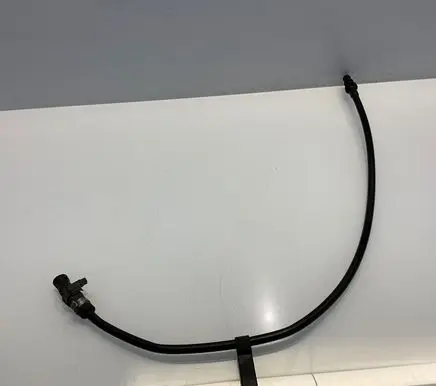 Mercedes-Benz E W211 Engine coolant pipe/hose A2115010325 2115010325
