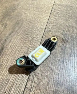 Mercedes-Benz CLS C219 Airbag deployment crash/impact sensor 0018209126 102468002 91261061Q07