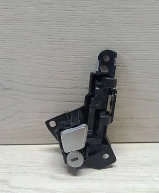 BMW 5 F10 F11 Glove box lock 03F1010017