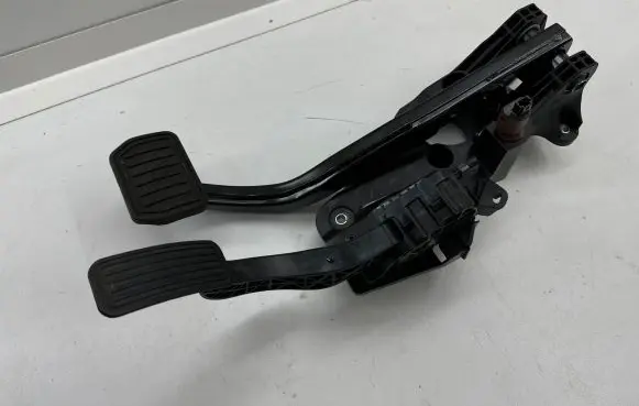 Tesla Model Y Pedal assembly 118869100B A21290011507 1016949001029