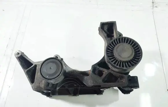 BMW 1 E81 E87 Engine mounting bracket 1116780263902