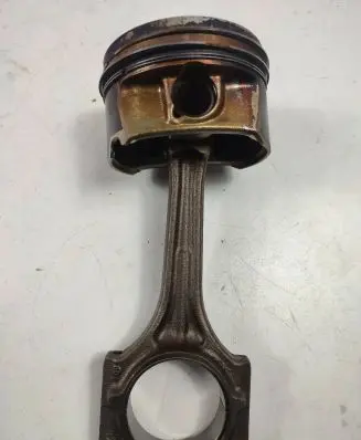 Volkswagen Golf V Piston with connecting rod 06DD
