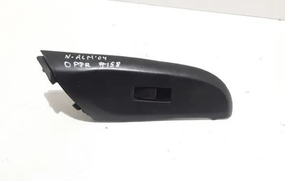 Nissan Almera N16 Electric window control switch