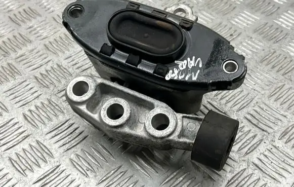 Opel Mokka Engine mount bracket
