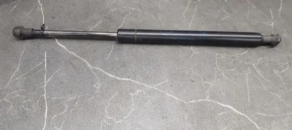 BMW 3 E46 Tailgate strut 8254281
