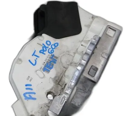 Volkswagen Polo V 6R Front door lock