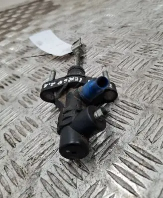Clutch slave cylinder