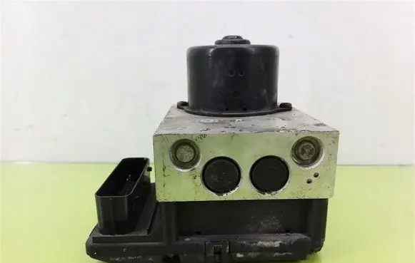 Volkswagen Golf IV ABS Pump 6X0614517