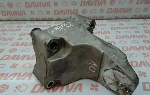 KIA Sorento Engine mounting bracket 21815-3E550 218153E550