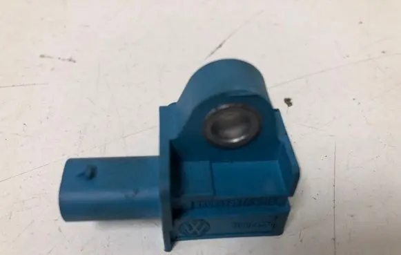 Audi Q3 8U Airbag deployment crash/impact sensor 5K0959351A
