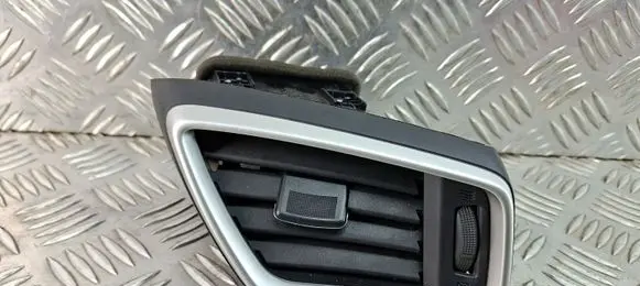 Nissan X-Trail T32 Dashboard side air vent grill/cover trim 687604BA0A