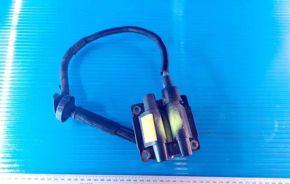 Subaru Forester SF High voltage ignition coil 22435AA000 CM12100B